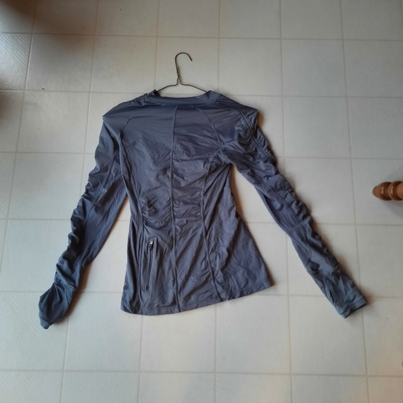 Lululemon Ruched Crossover UPF Running Long Sleeve - Picture 5 of 6